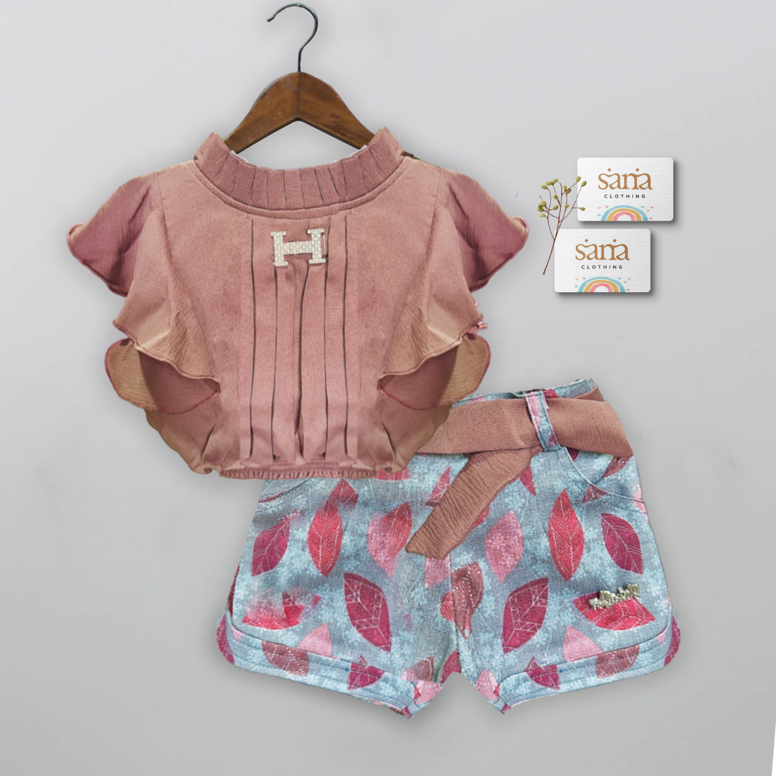 2pcs Baby Girl Solid Texture Layered Top & Shorts Set